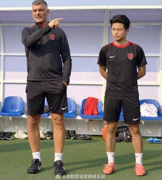 成都队已抵达阿布扎比进行冬训，期间预计将开展4-5场训练赛